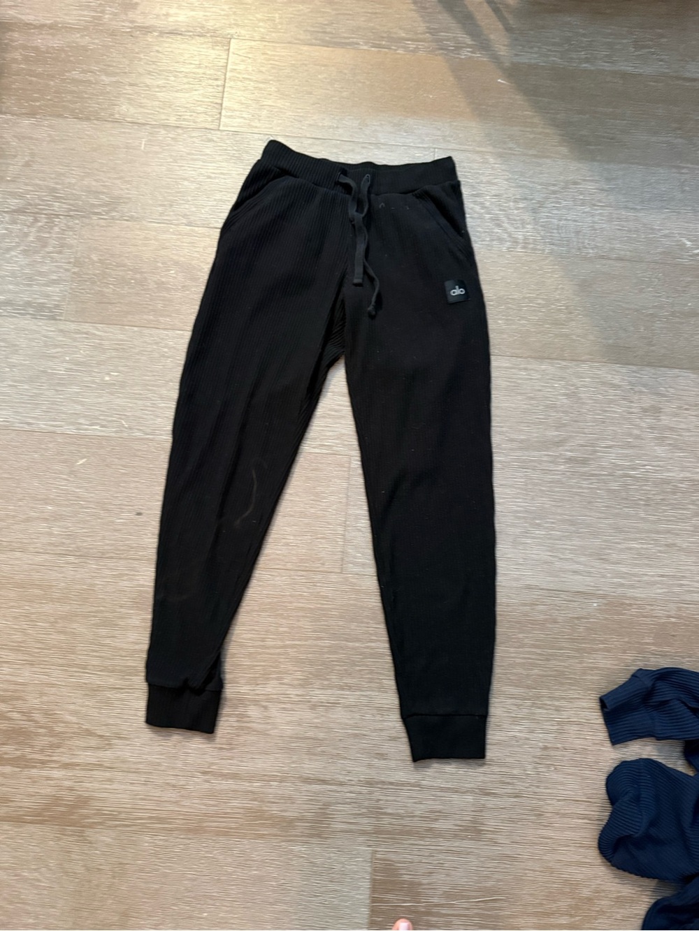 ALO Yoga Muse Black Ribbed Jogger / small
